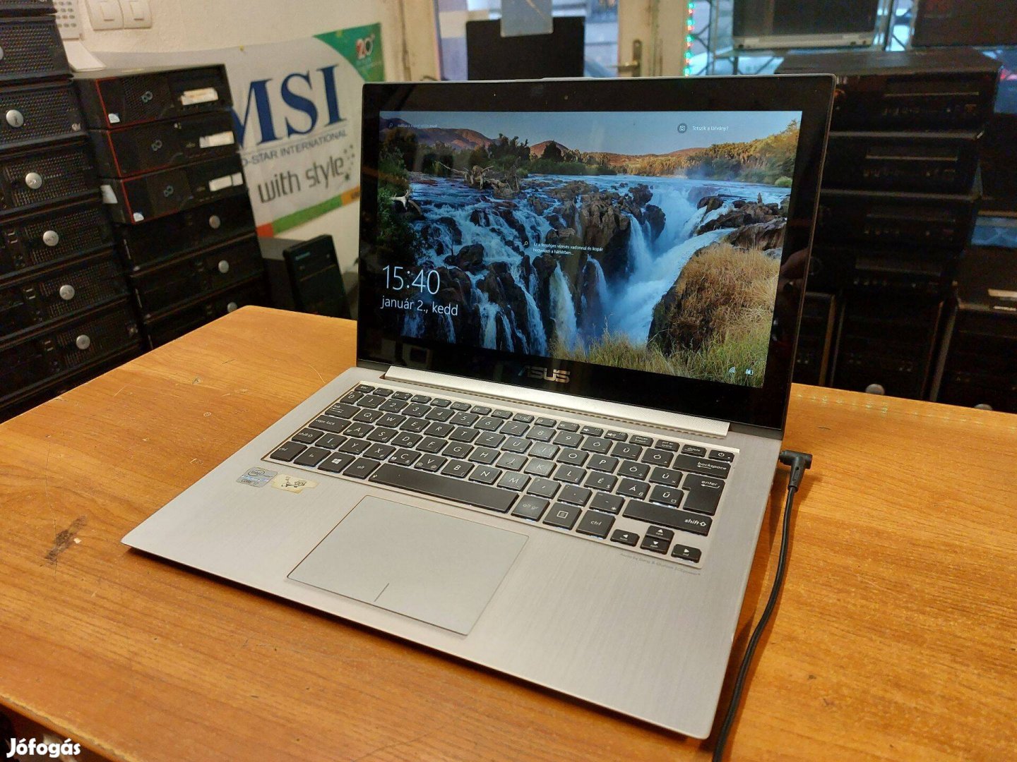 Asus fémházas, érintő képernyős, core i7-es ultrabook fillérekért!