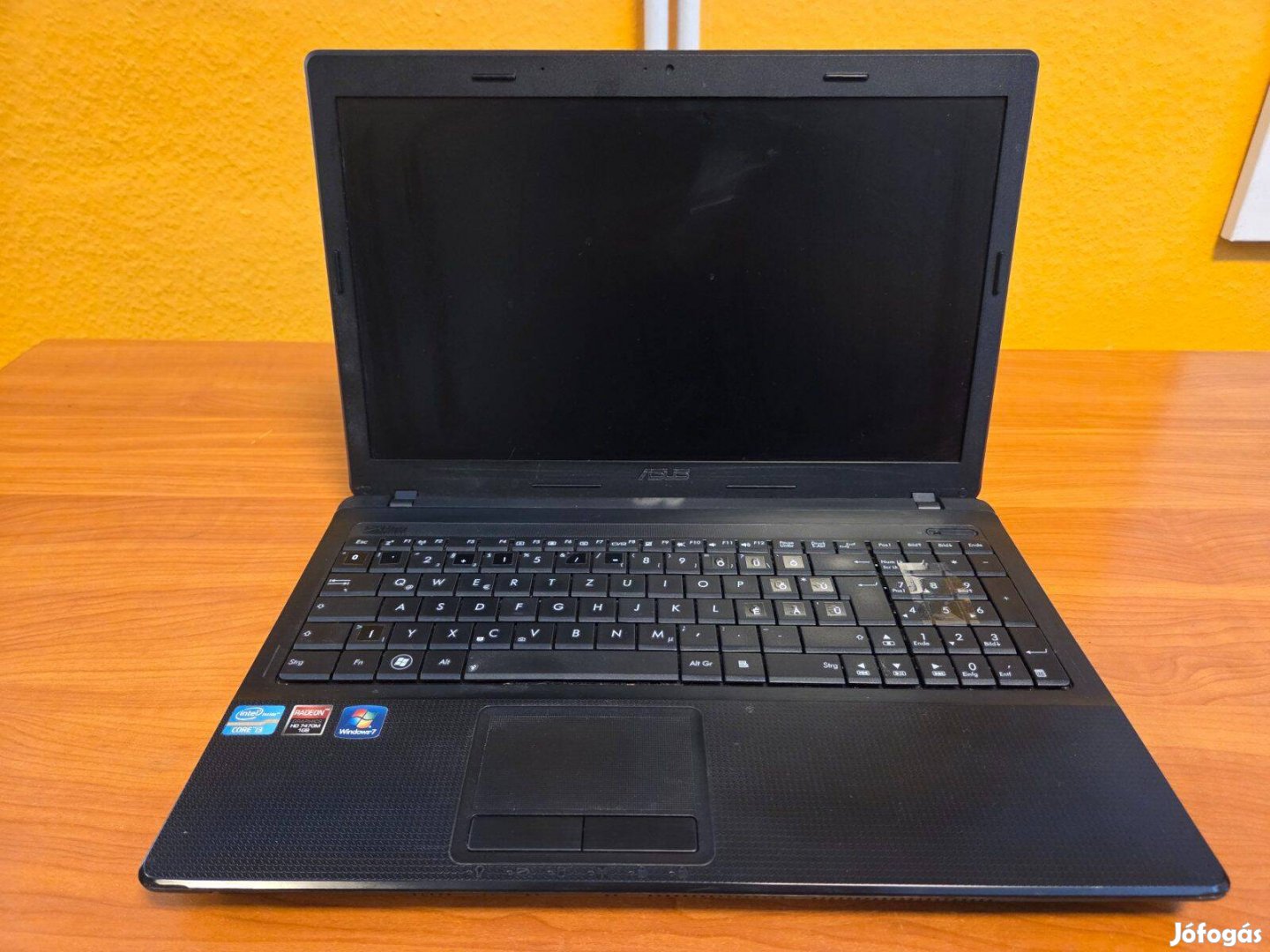 Asus laptop 300 gb