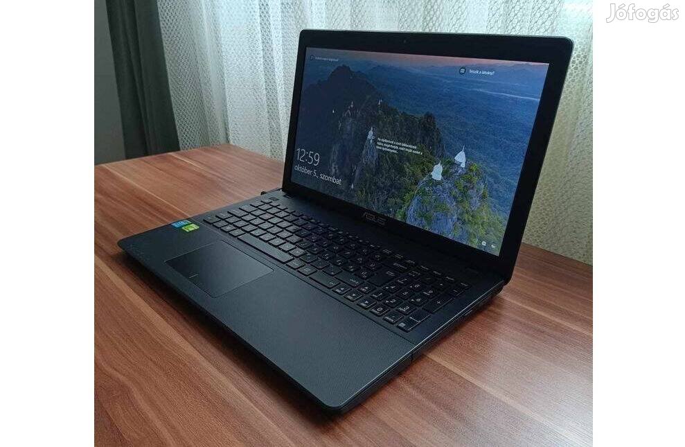 Asus laptop Intel Pentium / 8GB RAM / Geforce videókártya / 240GB SSD