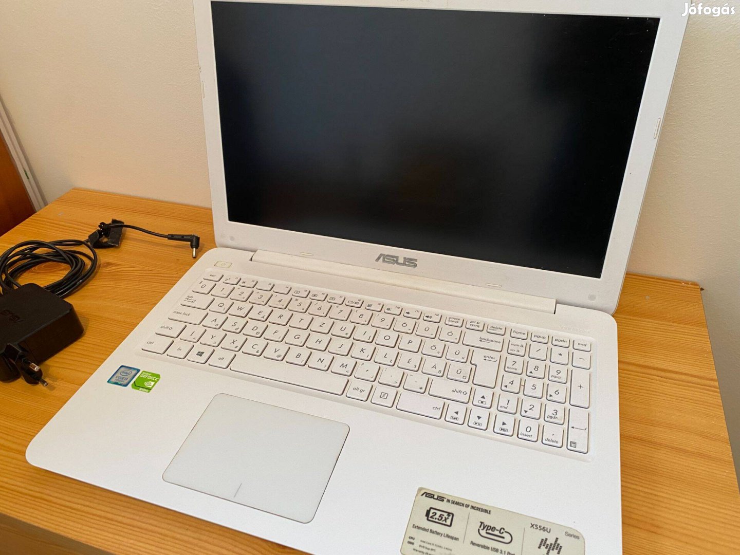 Asus laptop X556U