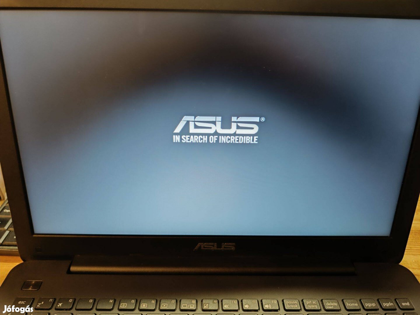 Asus laptop (tényleg) kis hibával