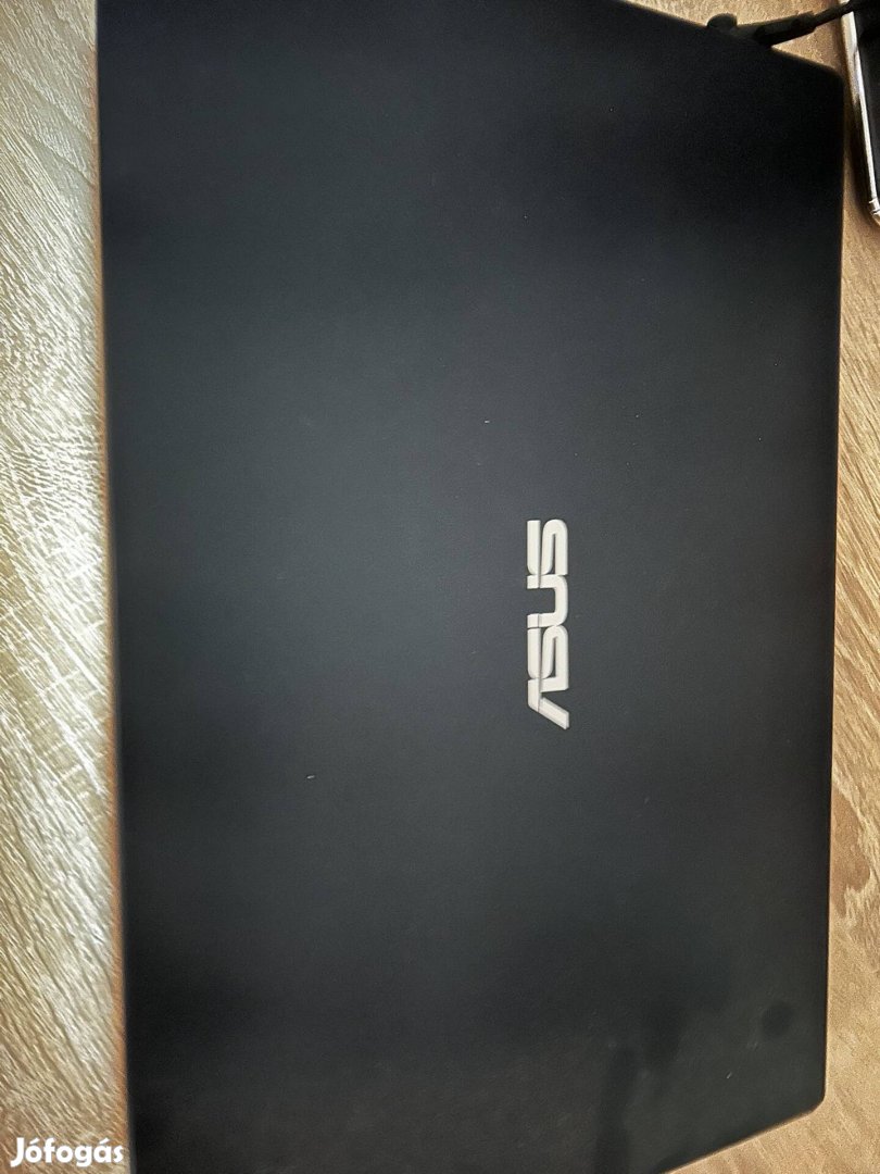 Asus laptop eladó