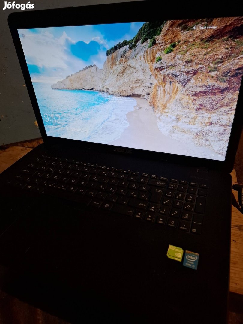 Asus laptop eladó