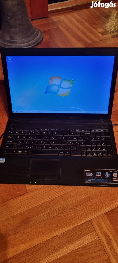 Asus laptop i3 2.2 ghz 2 gb ram 600 gb hdd 