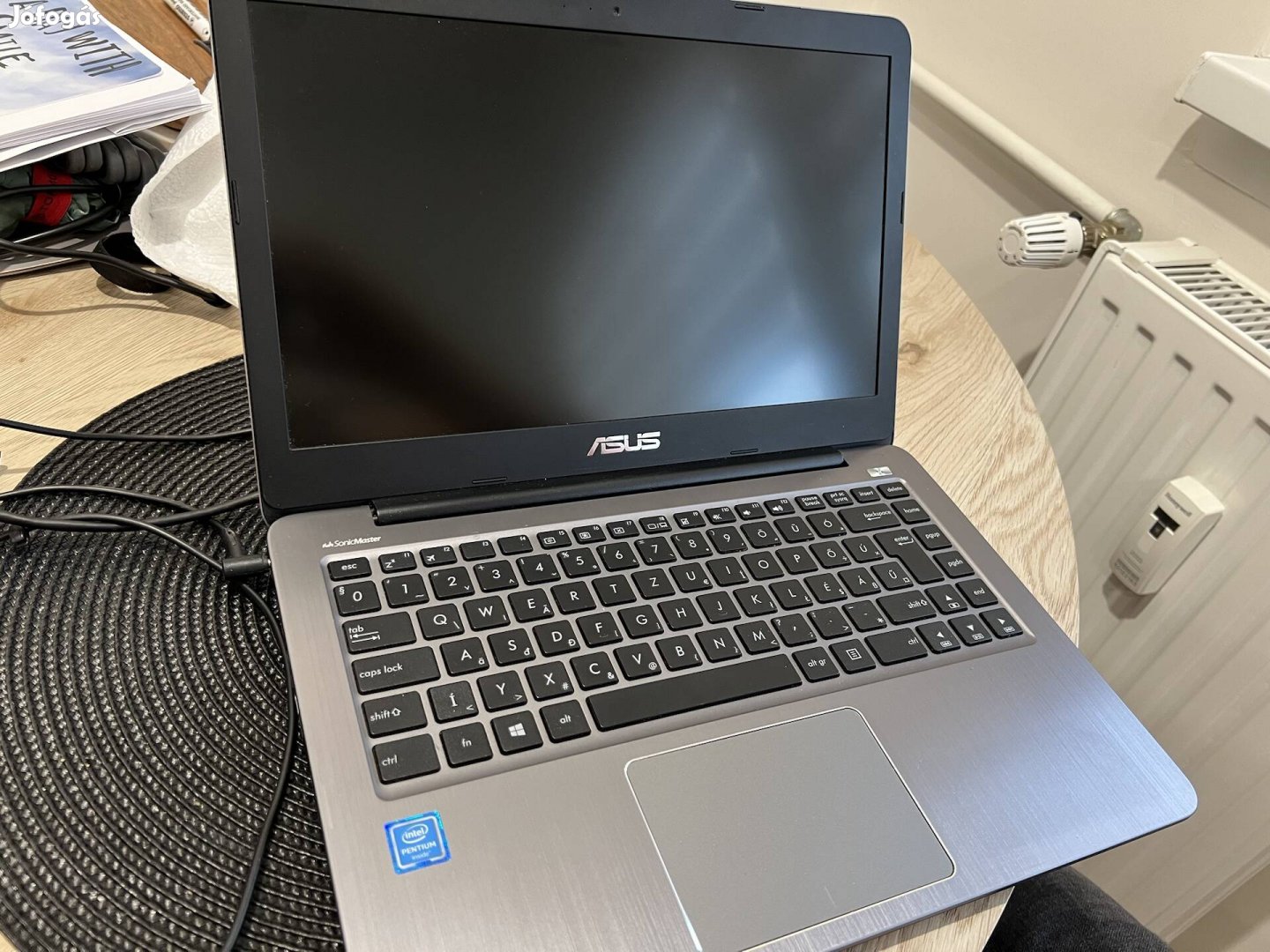 Asus notebook E403N