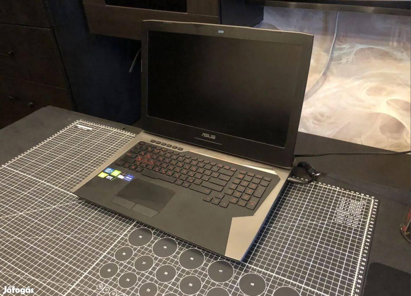 Asus rog laptop eladó Full HD (1920x1080) 75Hz IPS