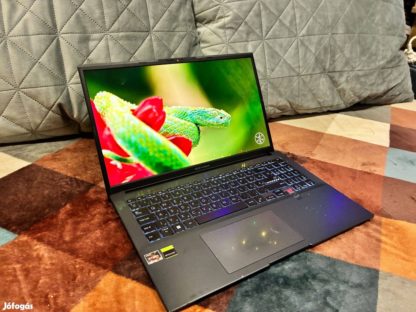 Asus vivobook s15pro oled alsó panel hibás!