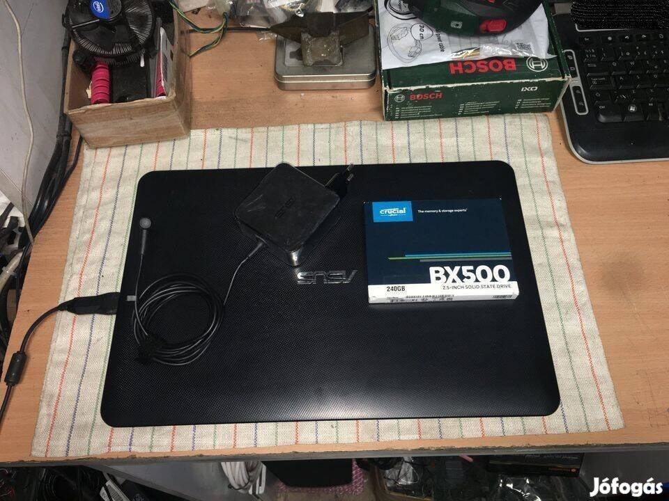 Asus x55s Laptop-Eladó , 4-mag + ssd + jogtiszta win10 !!