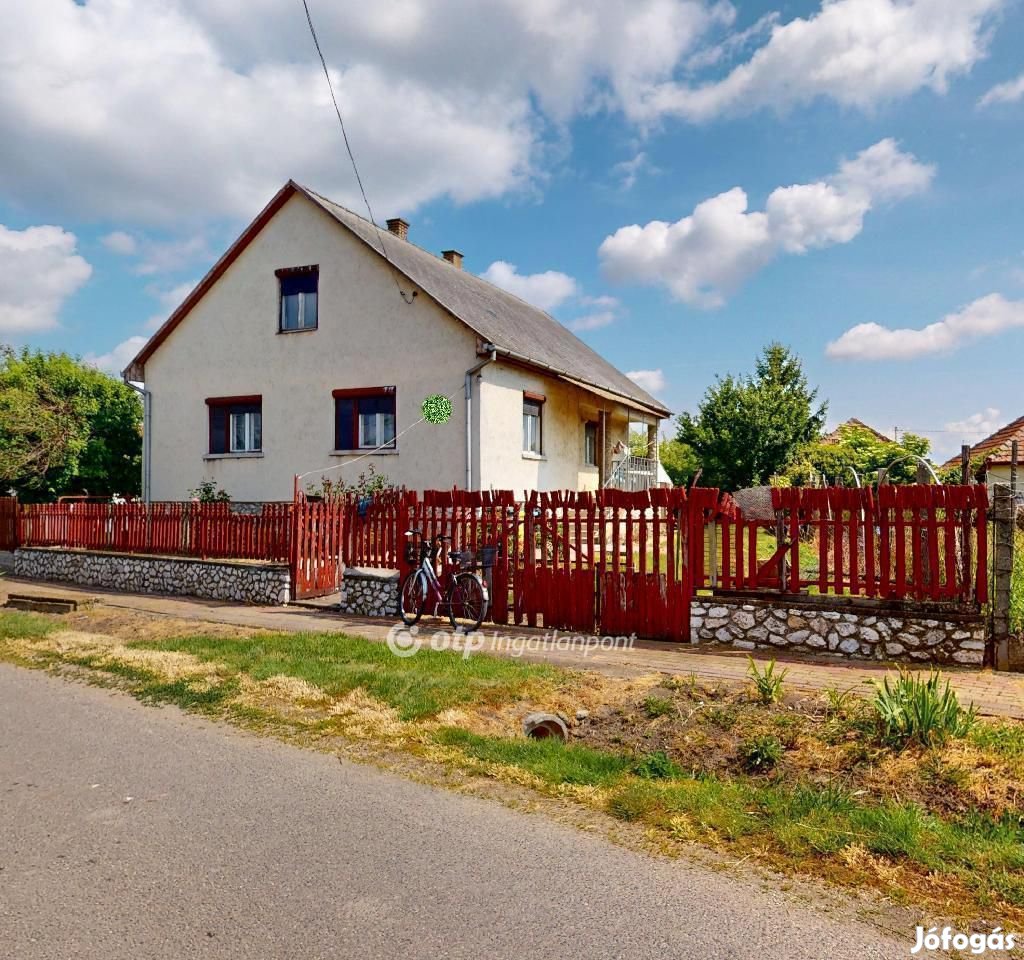 Aszalói 89 nm-es ház eladó