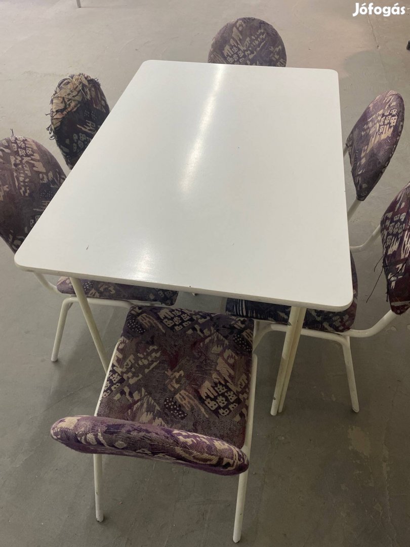 Asztal, székkel elado