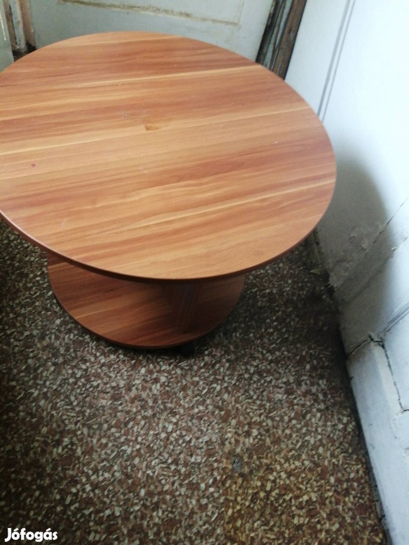 Asztal dohnyzo gorgetheto 80cm ATM 50 cm magas újszerű állapotban van 