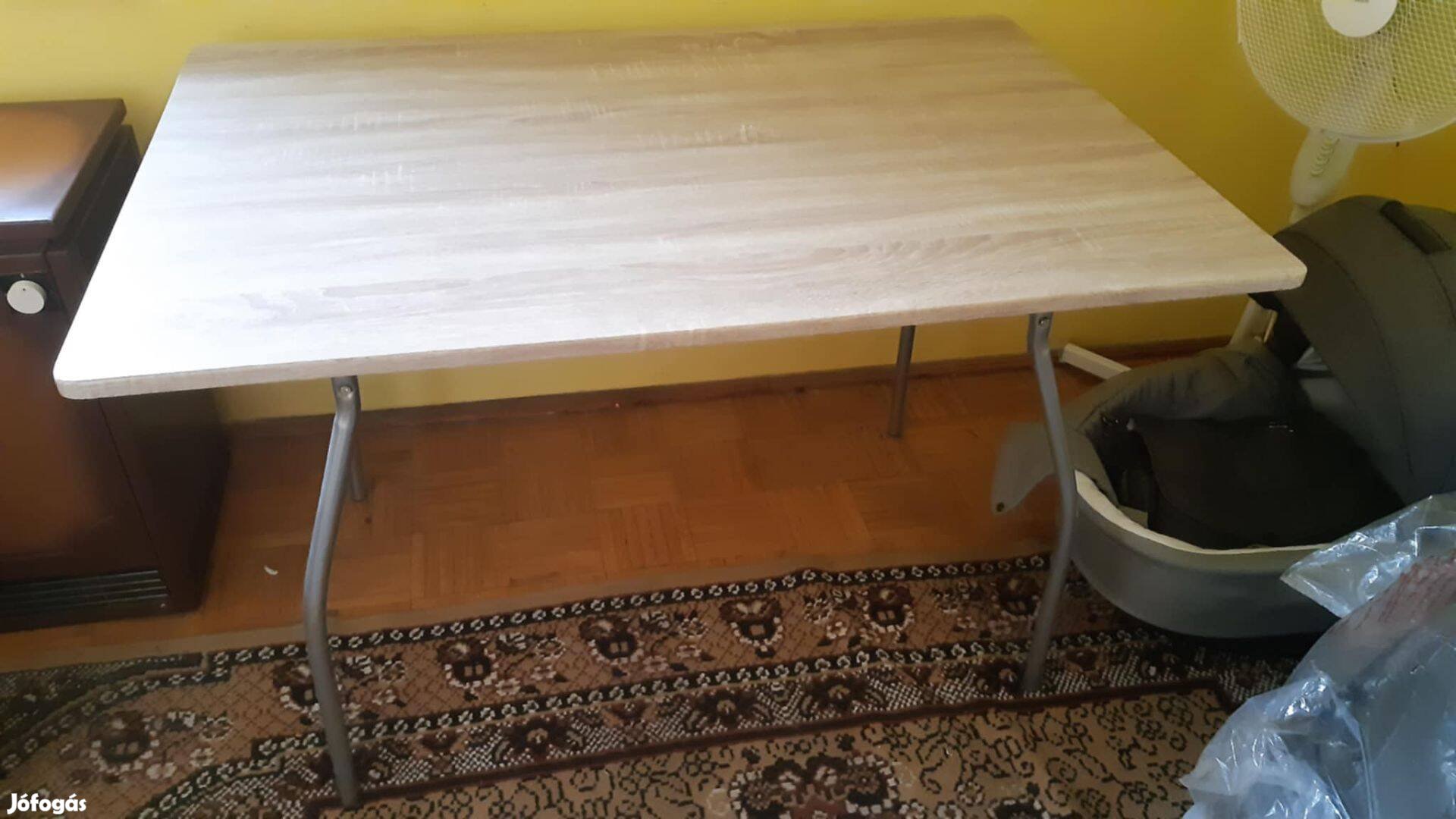 Asztal eladó étkezőnek vagy irodába