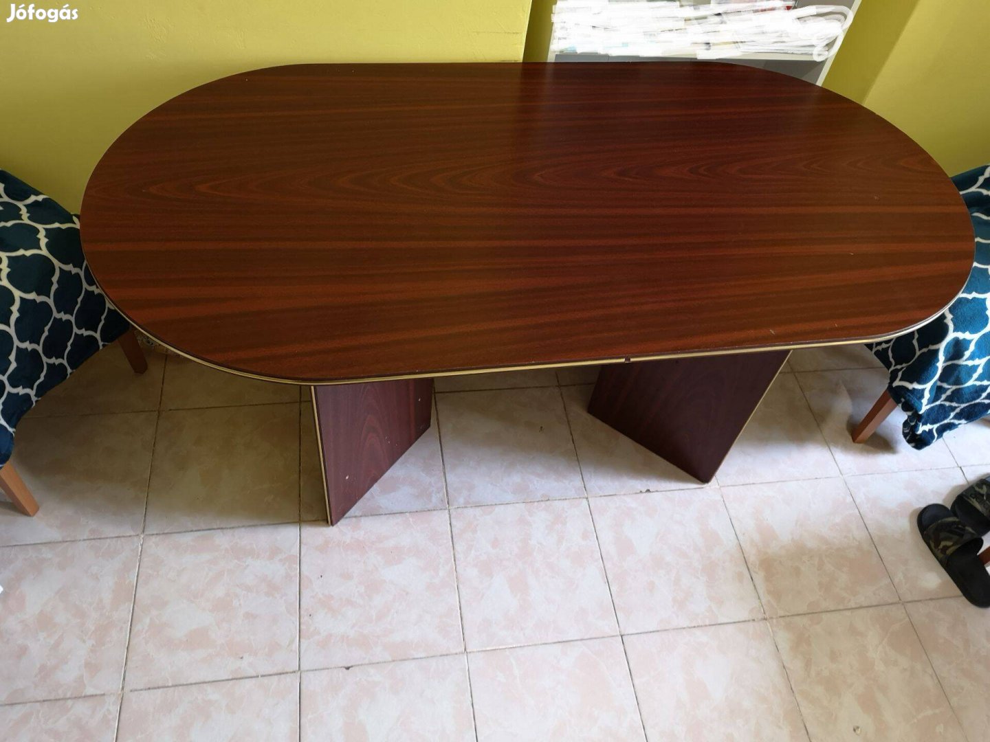Asztal jó állapotban