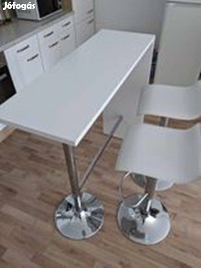 Asztal székekkeleladó