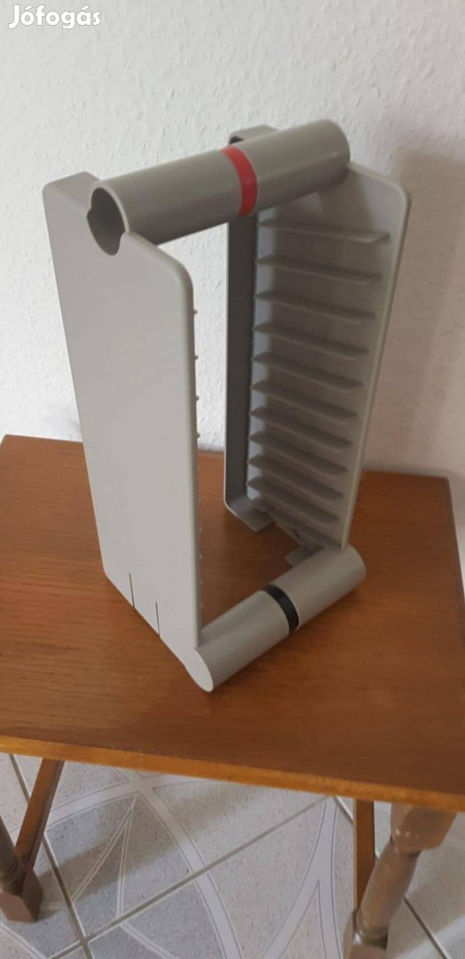 Asztali műanyag szürke cd tartó 500 Ft