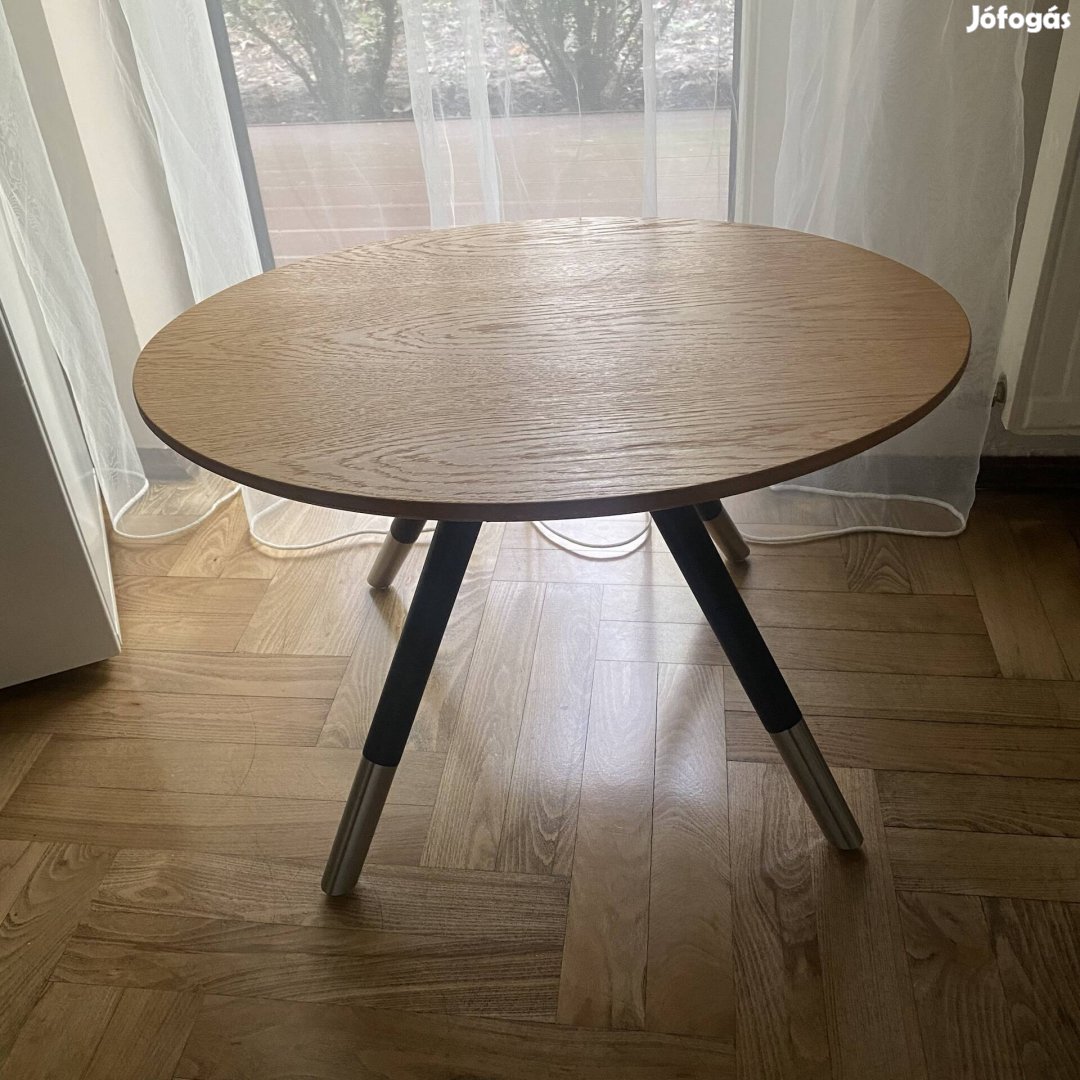 Asztalka, éjjeli szekrény