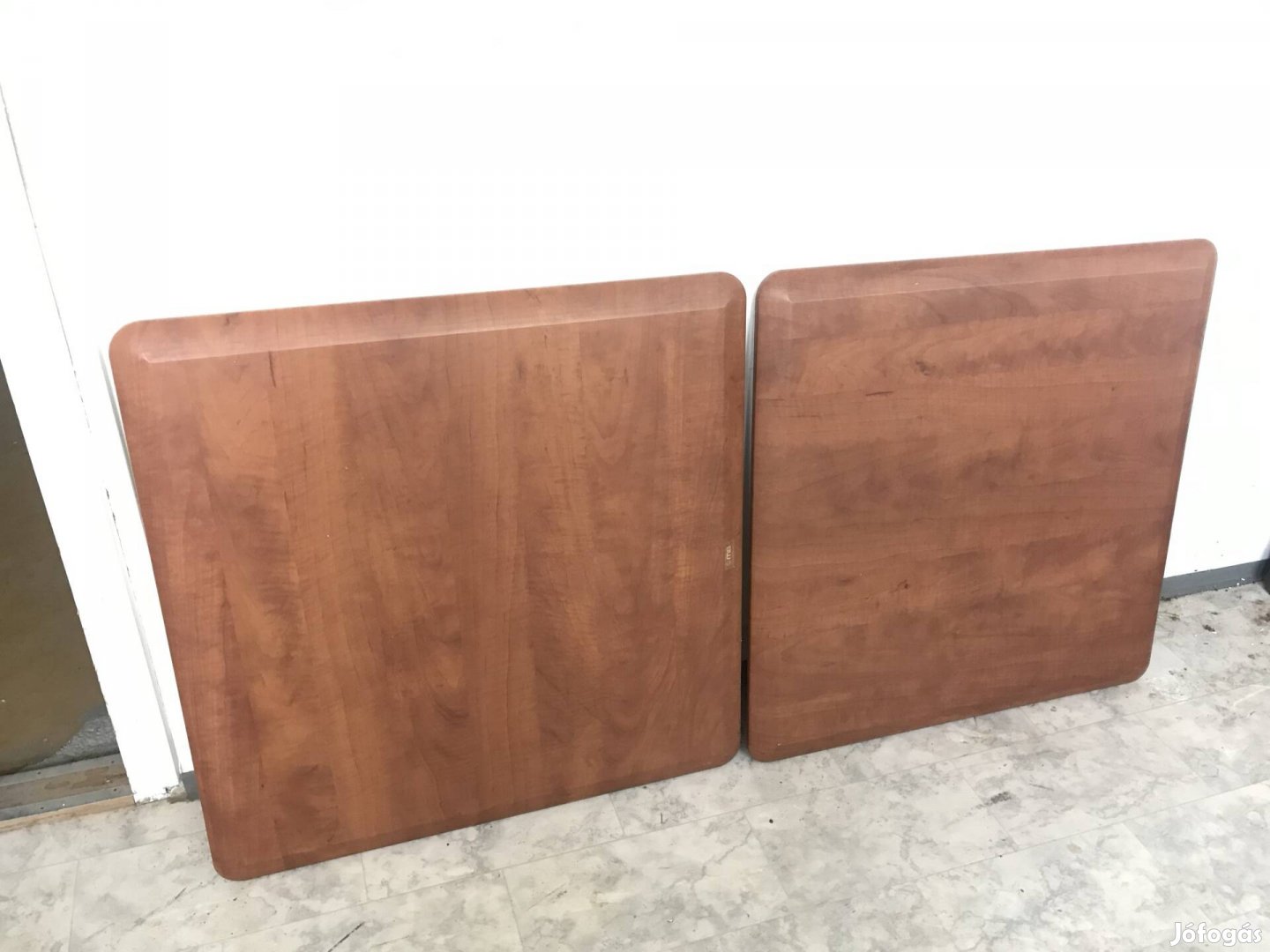 Asztallap 70 x70 cm méretben