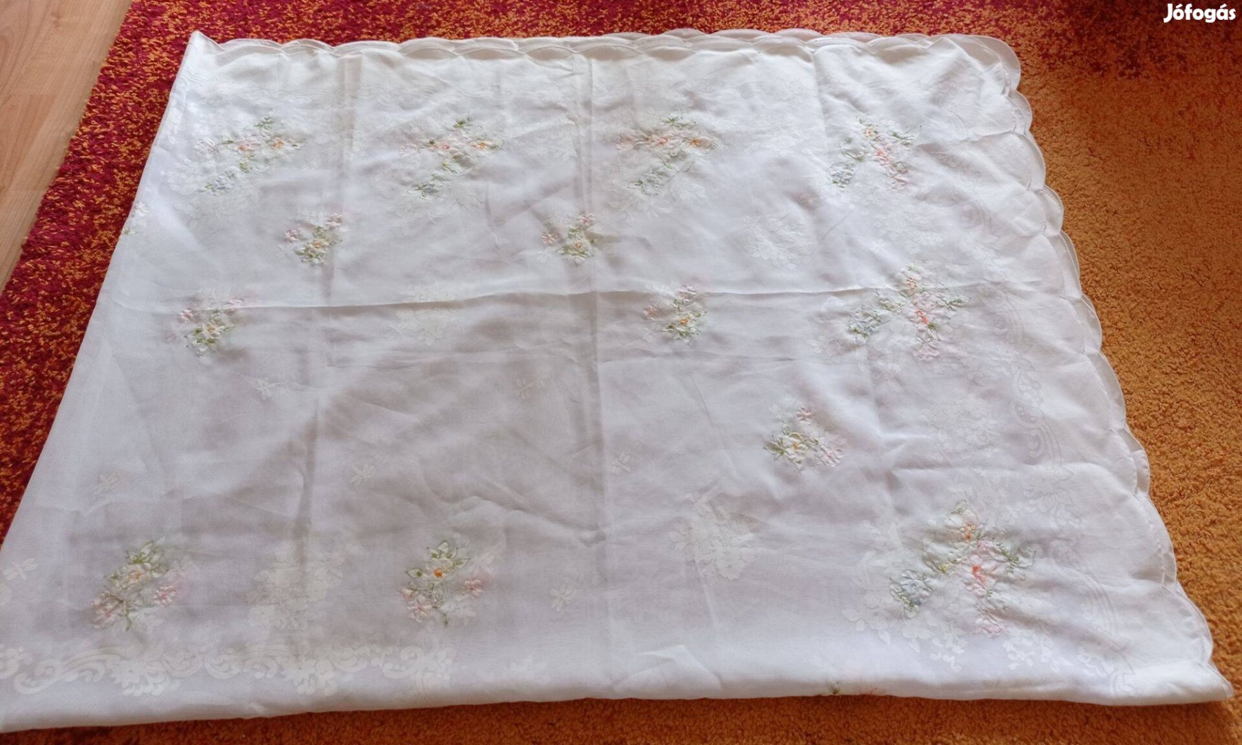 Asztalterítő hímzett nagyméretű - húsvétra