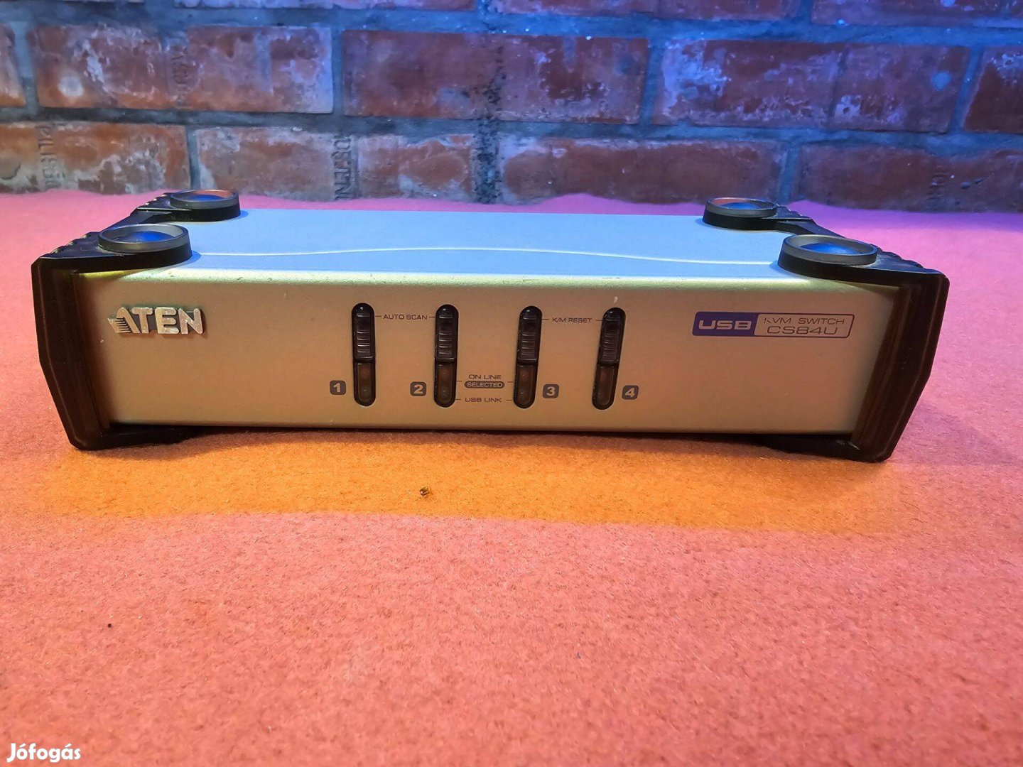 Aten 4-Port PS/2-USB VGA KVM Switch + Kábel CS84U