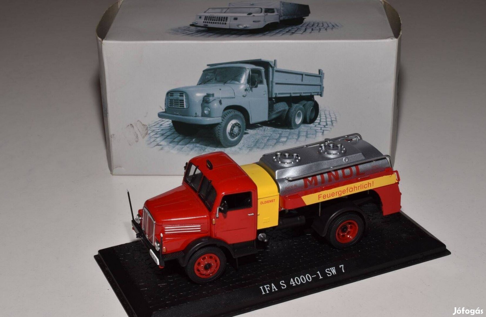 Atlas IFA S 4000-1 SW 7 "Minol" tartálykocsi 1:43