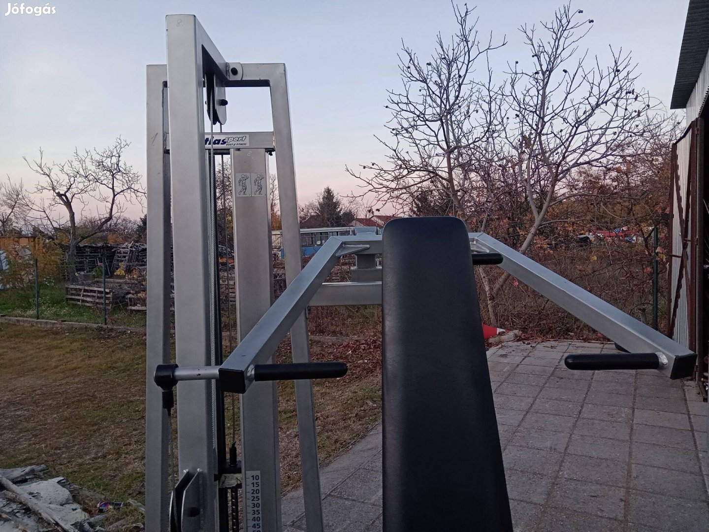Atlas edzőtermi vállgép vállnyomó váll gép