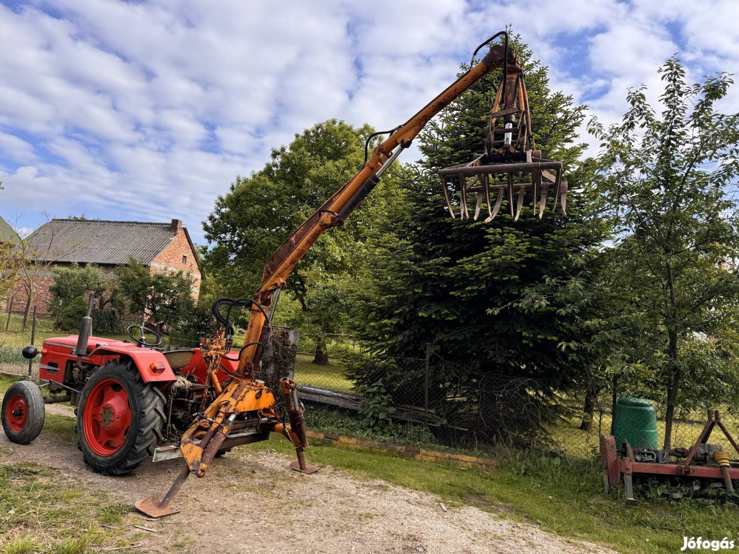 Atlas függesztett trágya és földrakó gép