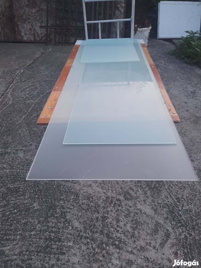 Átlátcó vastag űveg