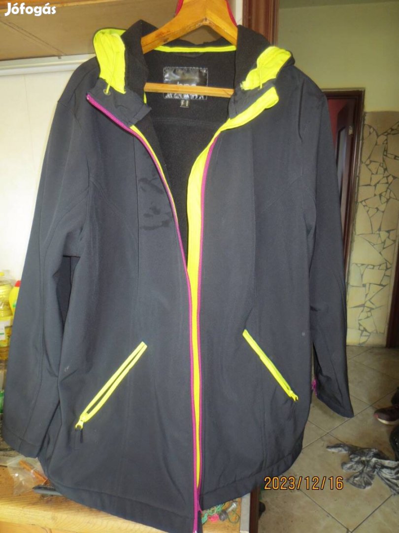 Átmeneti Kapucnis Softshell BPC XL Méret