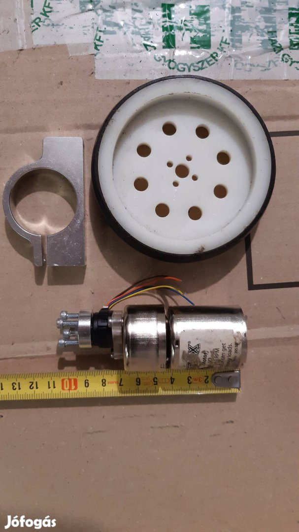 Áttételes dc motor 12V