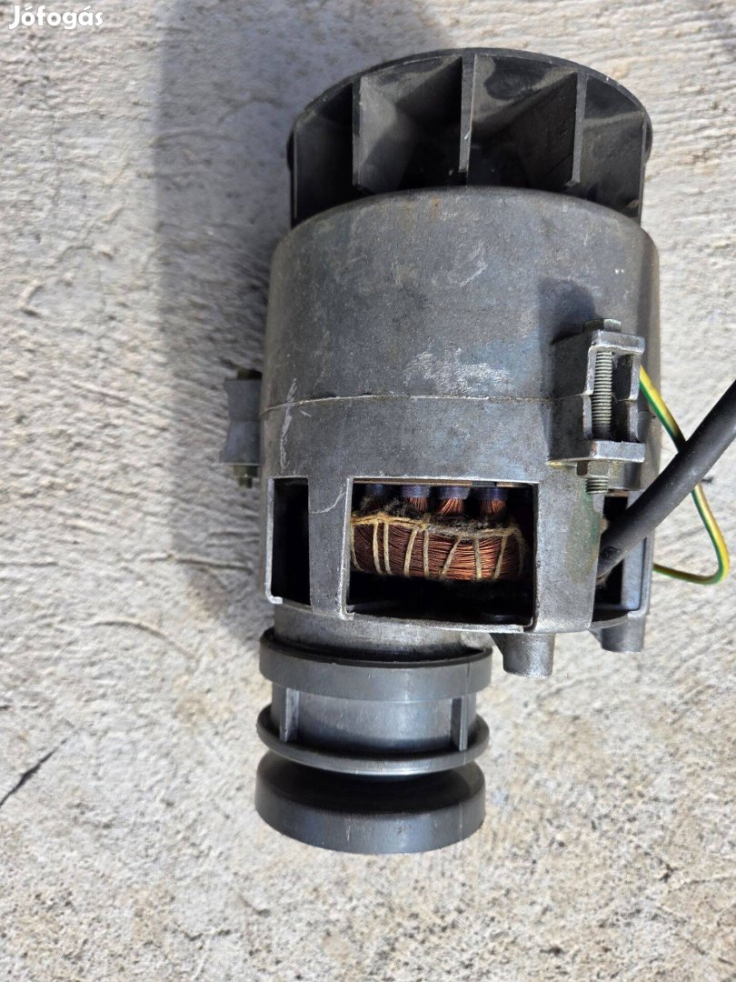 Áttételes villanymotor