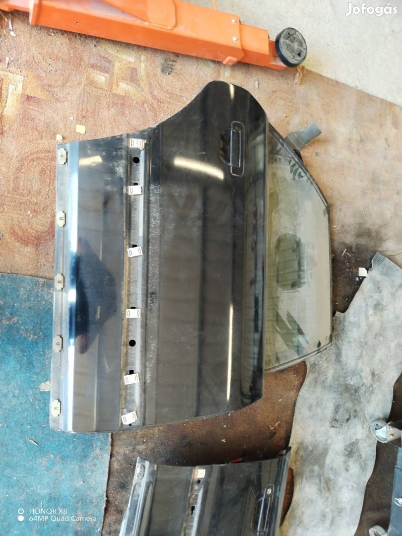 Audi 100 c4 megmaradt karosszéria elemek eladók.