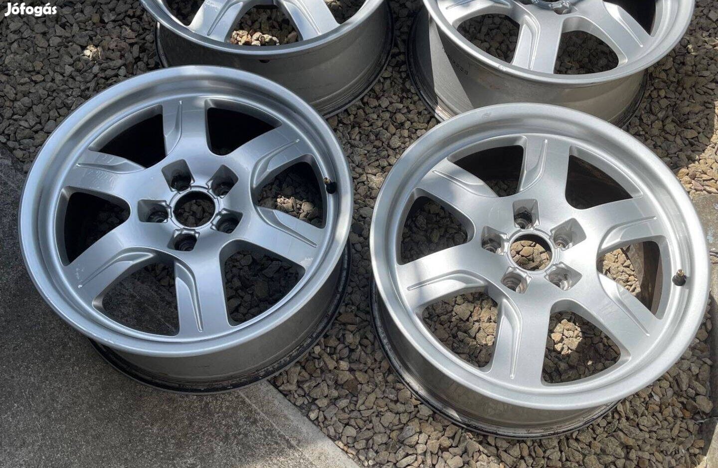 Audi 17" alufelnik 5x112 osztókörre 66,6 mm középfurattal