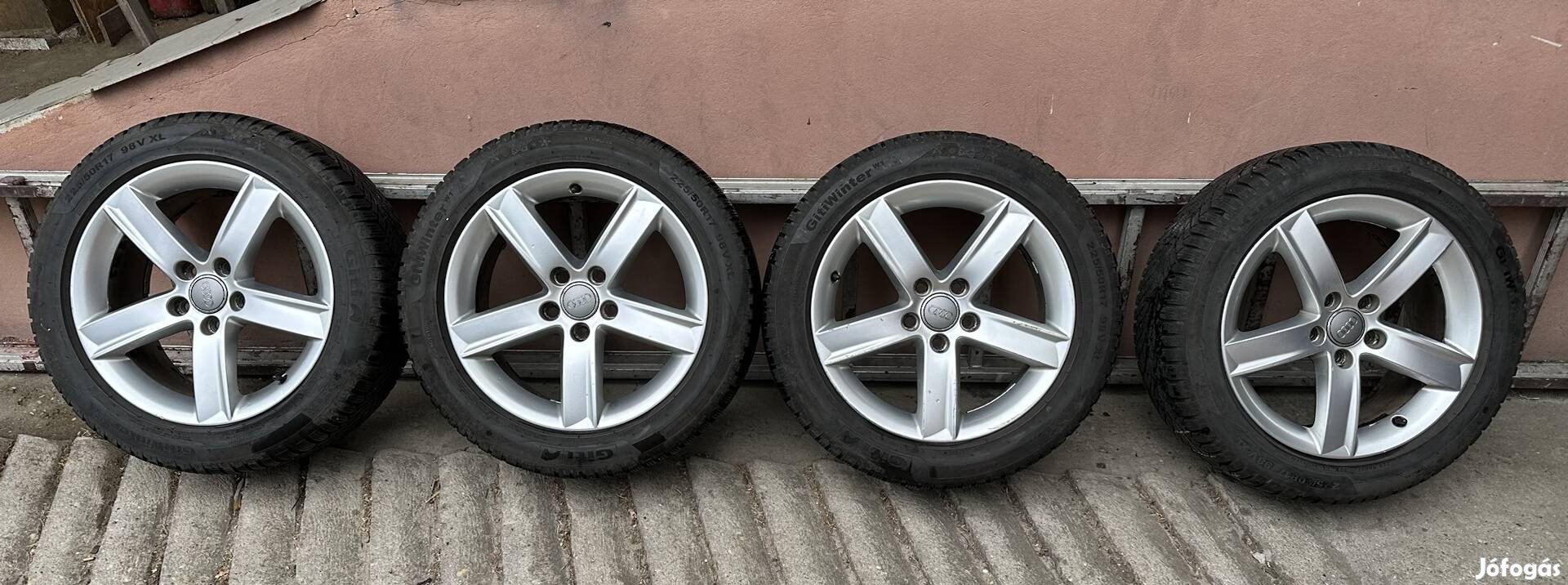 Audi 17-es felni téli gumival
