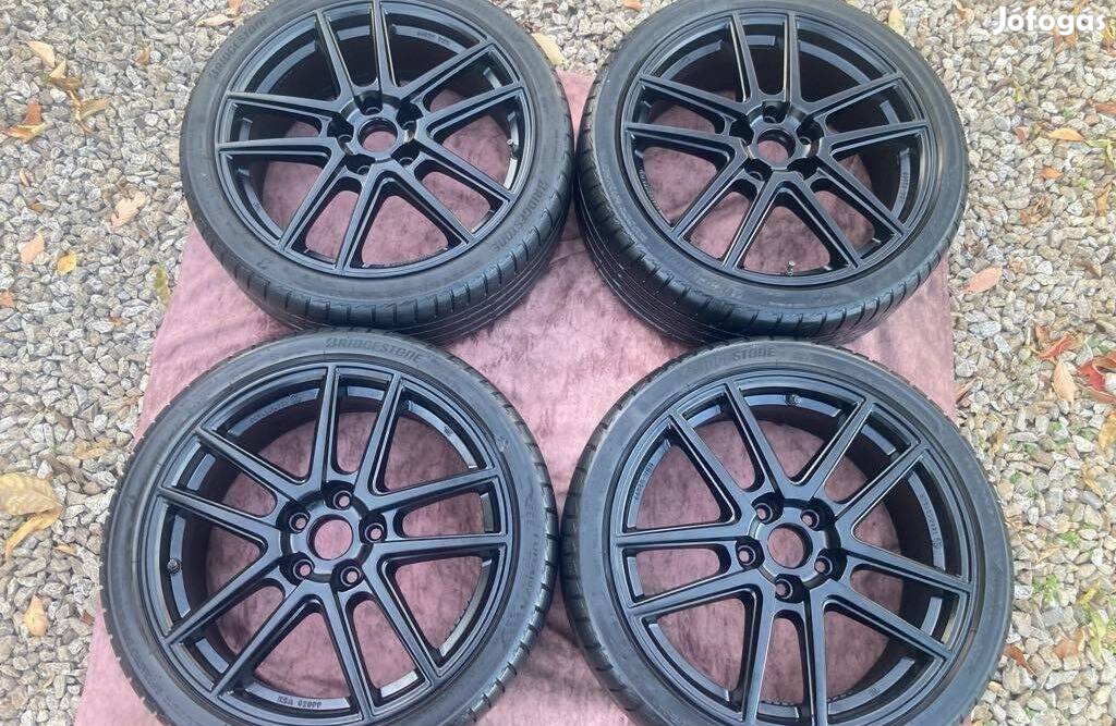 Audi 5x112 fekete sport felnik 215/40 R18 gumikkal