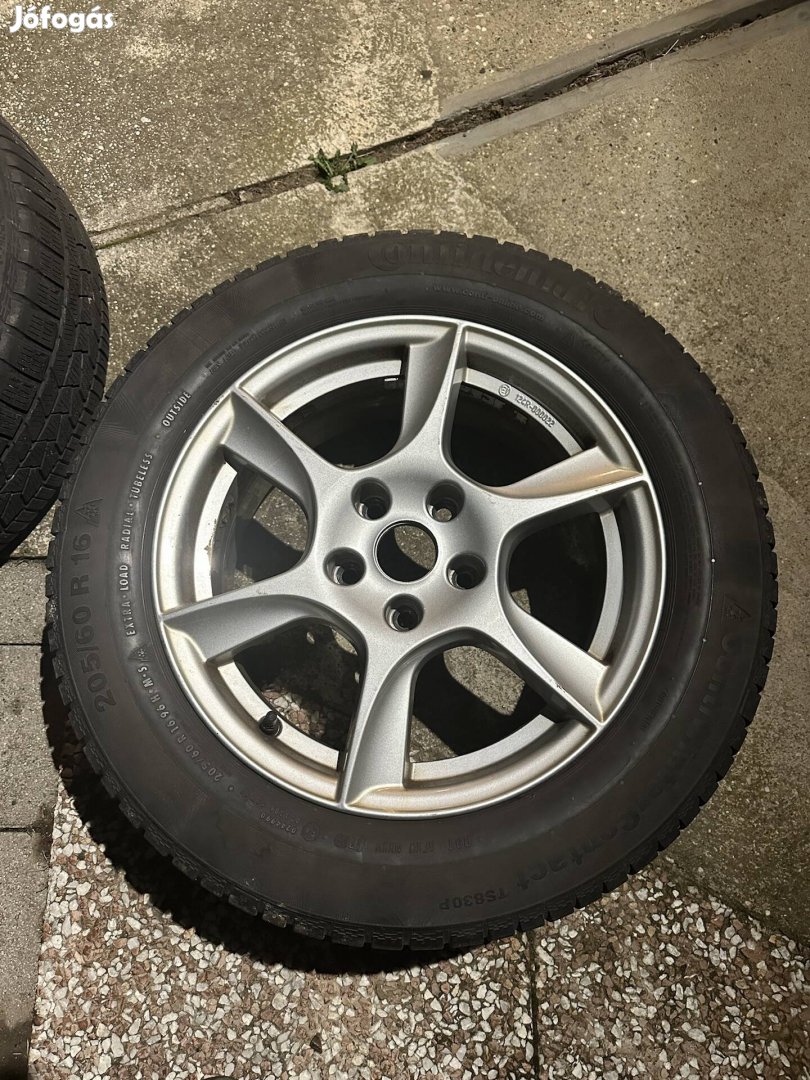 Audi 7Jx16H2 ET 39 Alufelni 205/60/R16 téligumival