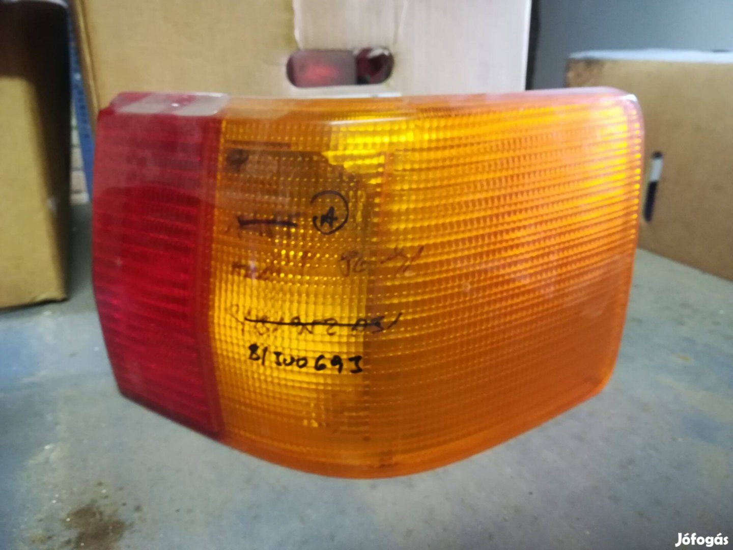 Audi 80 hátsólámpa jobb (4) külső 1986 -> 1991