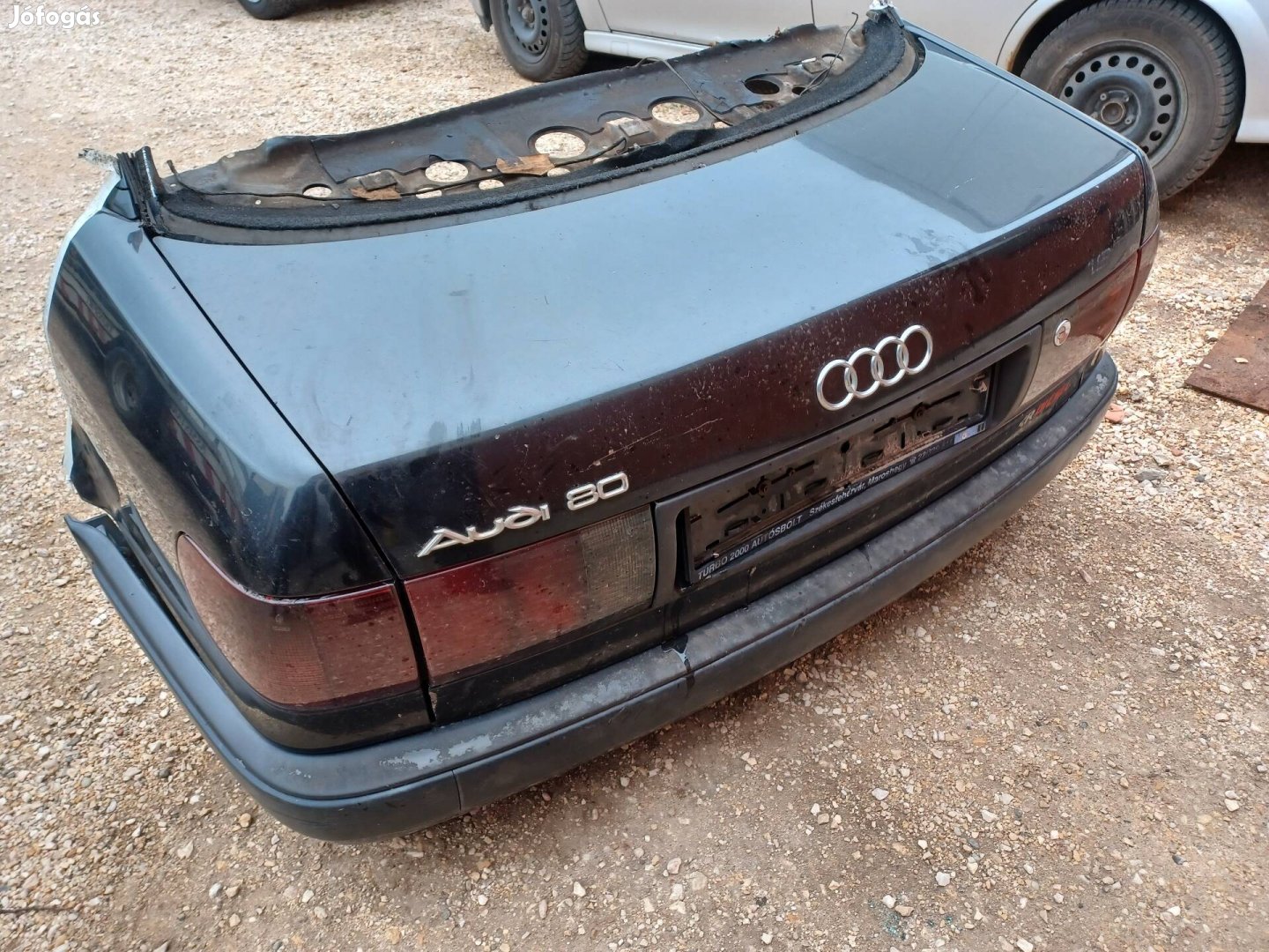 Audi 80 hátulja - hátsó negyed- lökhárító - lámpa