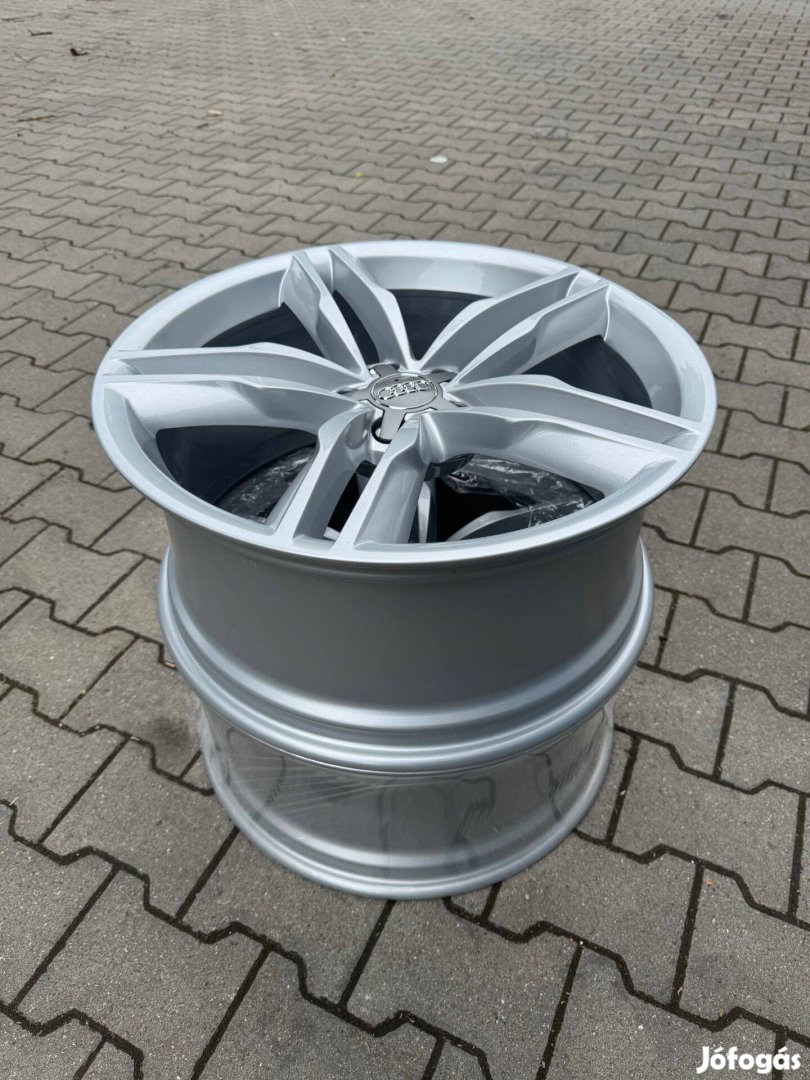 Audi 9x20 ET37 5X112 66,5 gyári garnitúra eladó!!!