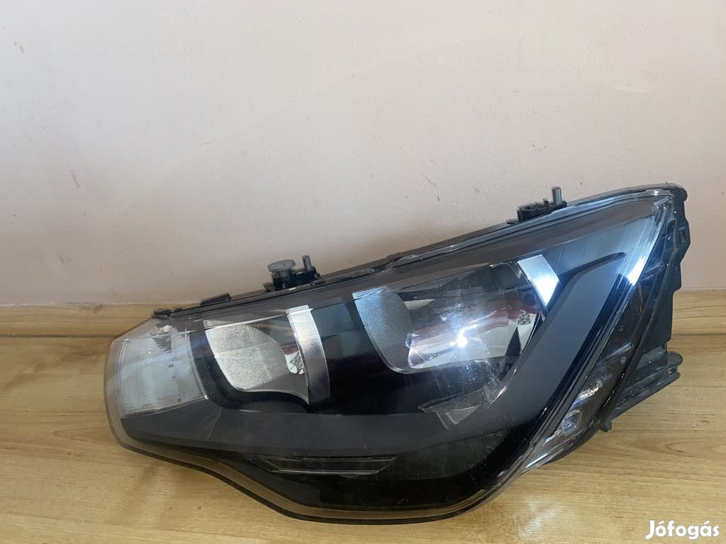 Audi A1 bal első fényszóró 8X0941003
