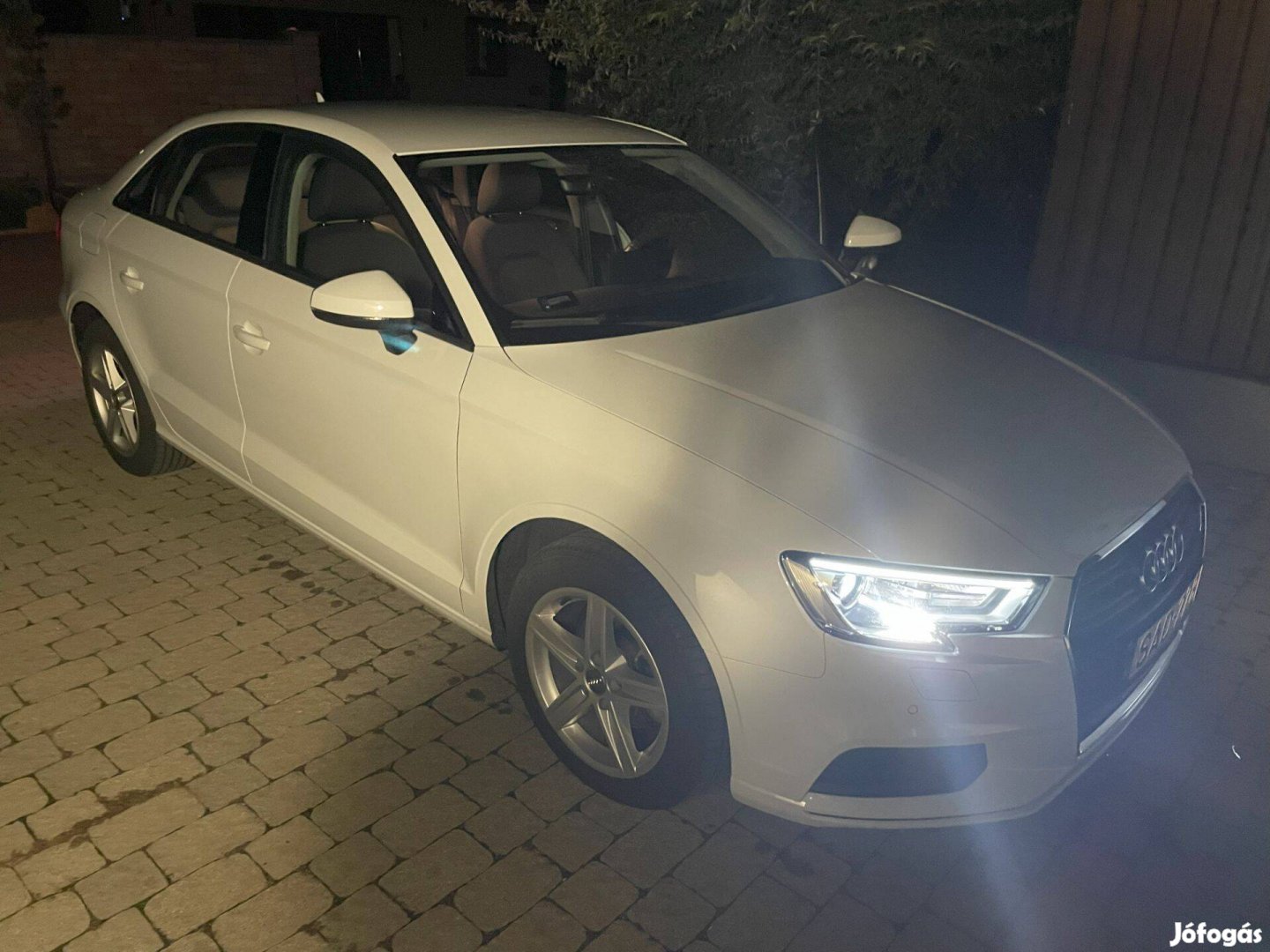 Audi A3 1,6 diesel, garantáltan kevés km, sérülésmentes, tulajdonostól