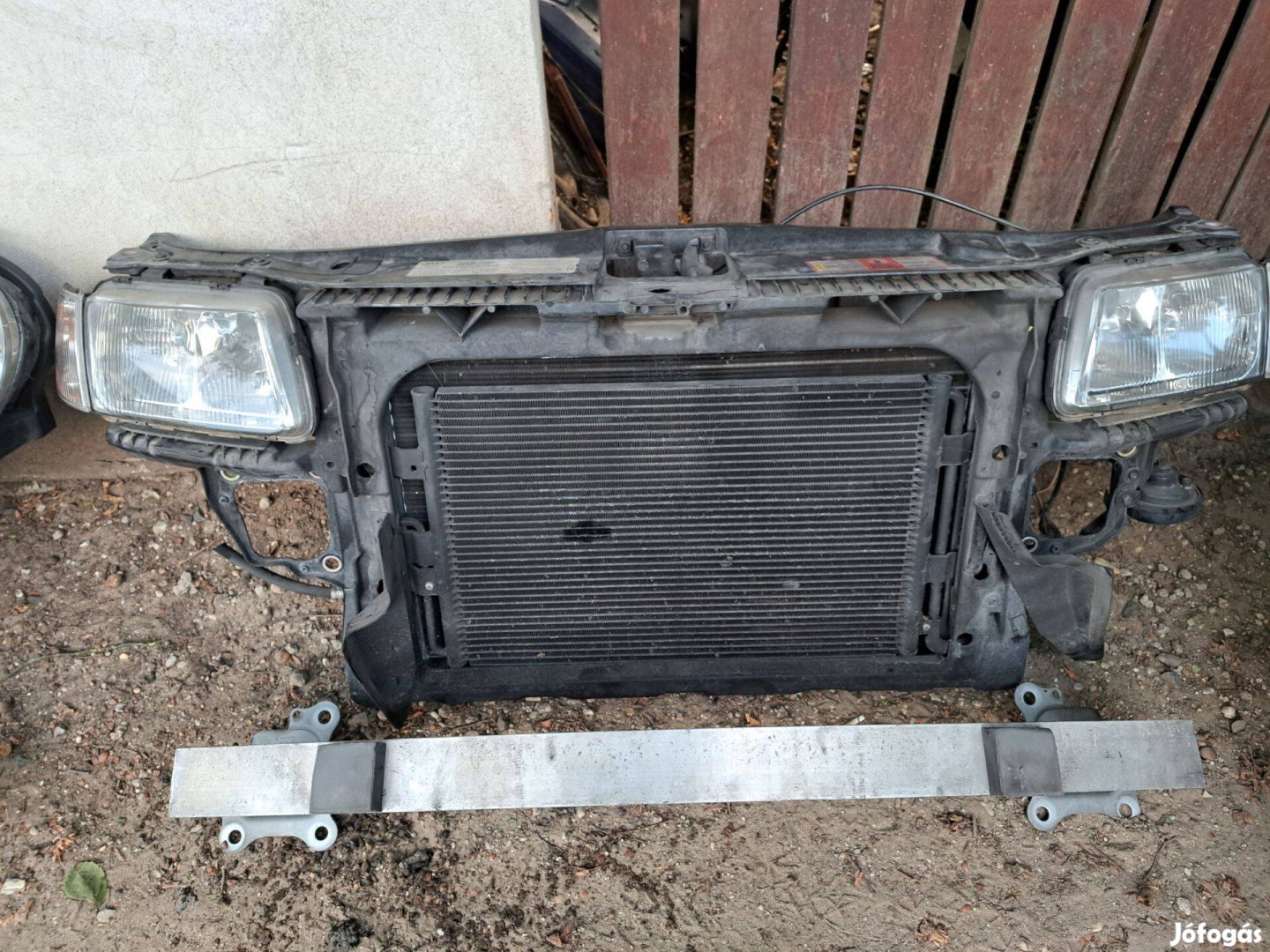 Audi A3 8L1 homlokfal, üres lemez