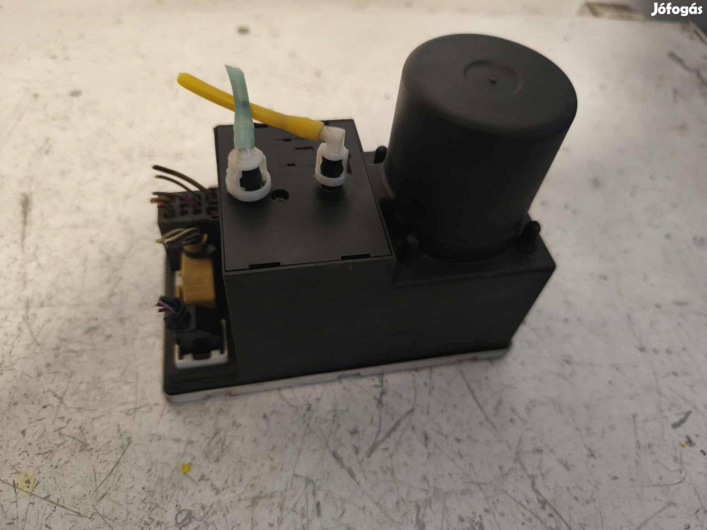 Audi A3 8L , A4 B5 központi zár kompresszor