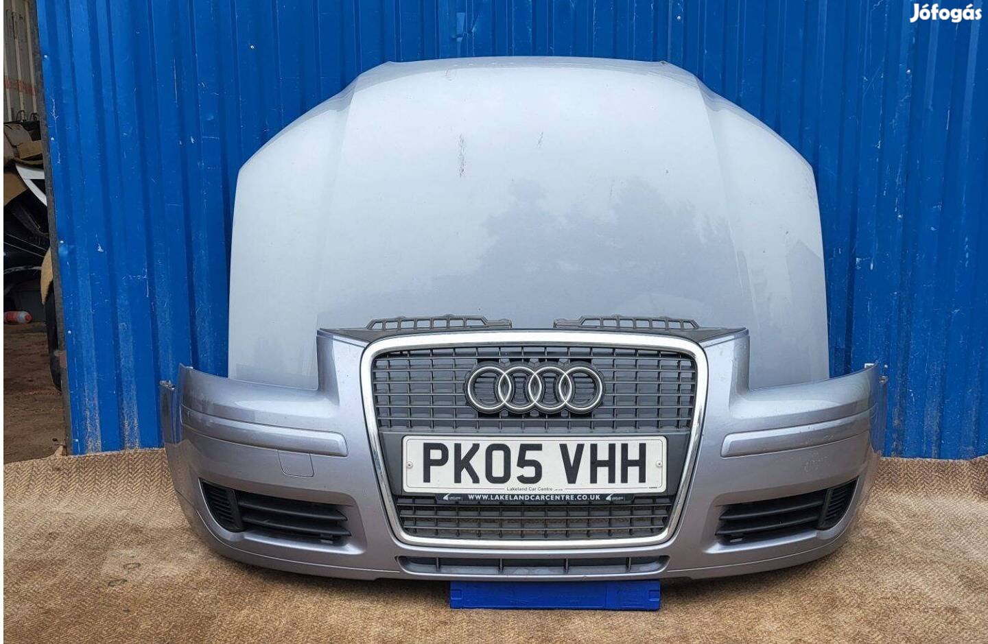 Audi A3 8P 2004- gyári első lökhárító ezüst
