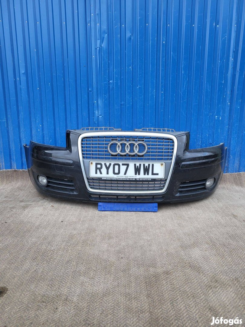 Audi A3 8P 2004- gyári első lökhárító fekete sérülésmentes
