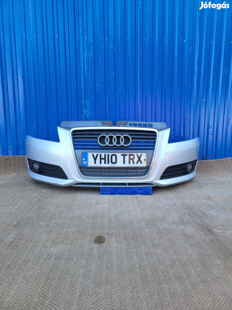 Audi A3 8P 2008-12 gyári 8P0807437H első lökhárító, hűtőrács