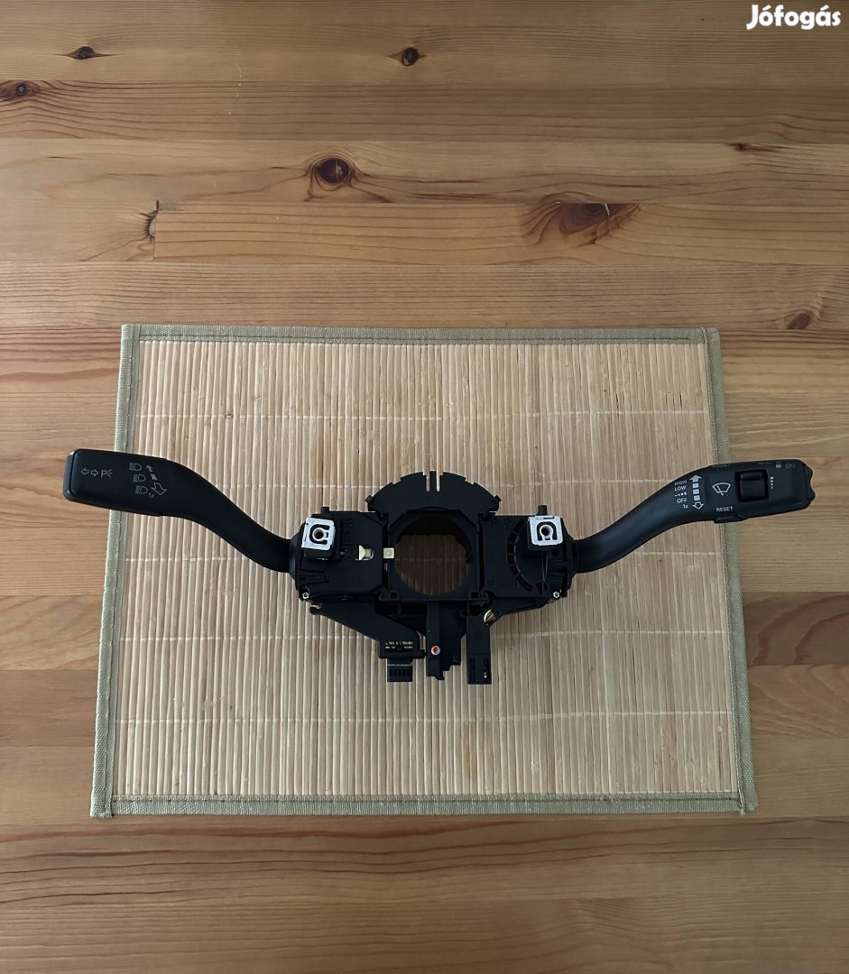 Audi A3 8P FL bajuszkapcsoló karok + konzol