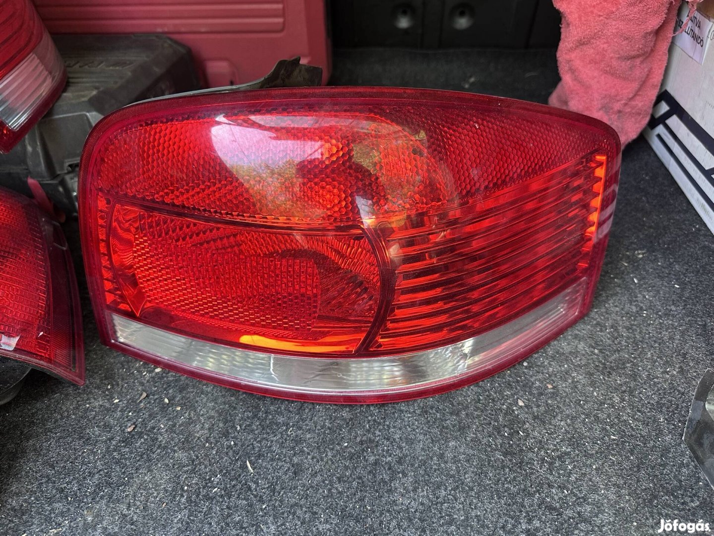 Audi A3 8P ( 3 ajtós) jobb hátsó lámpa