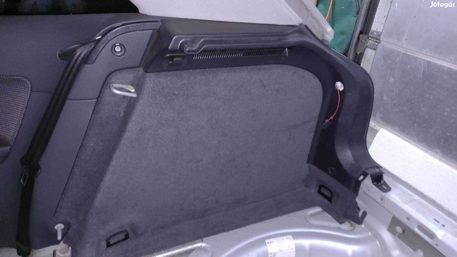 Audi A3 8P jobb oldali csomagtér kárpit