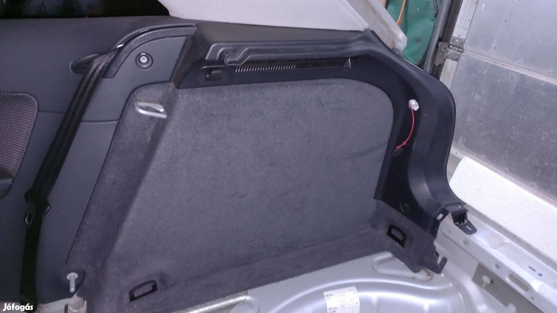 Audi A3 8P jobb oldali csomagtér kárpit