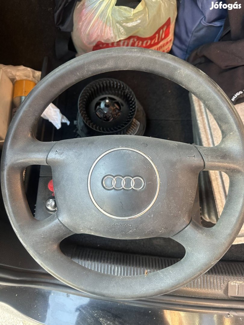 Audi A3 8P kormány
